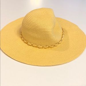 Large yellow Sunhat with chain detailing